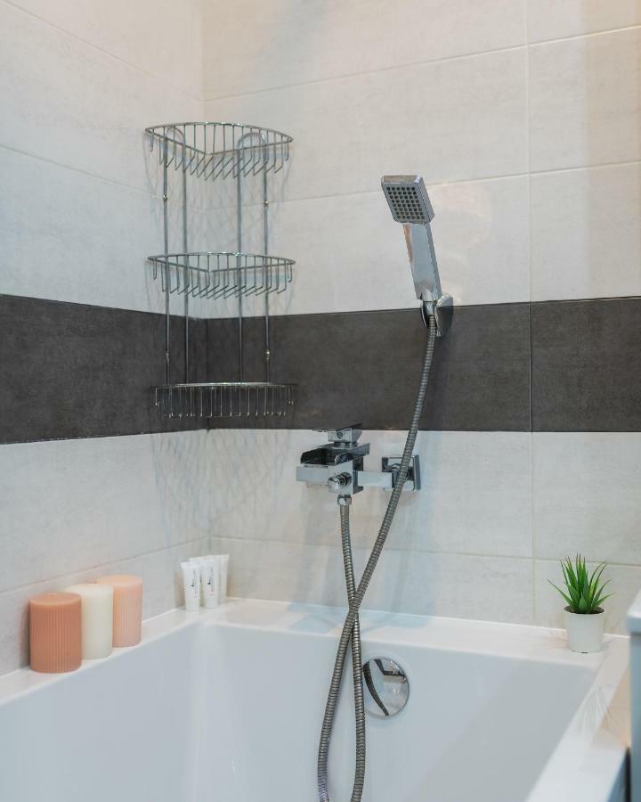 P&O Serviced Apartments Wawrzyszewska Варшава Екстериор снимка
